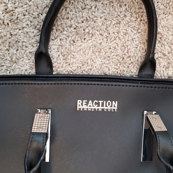Kenneth Cole Reaction Bag - Picture 7 of 16